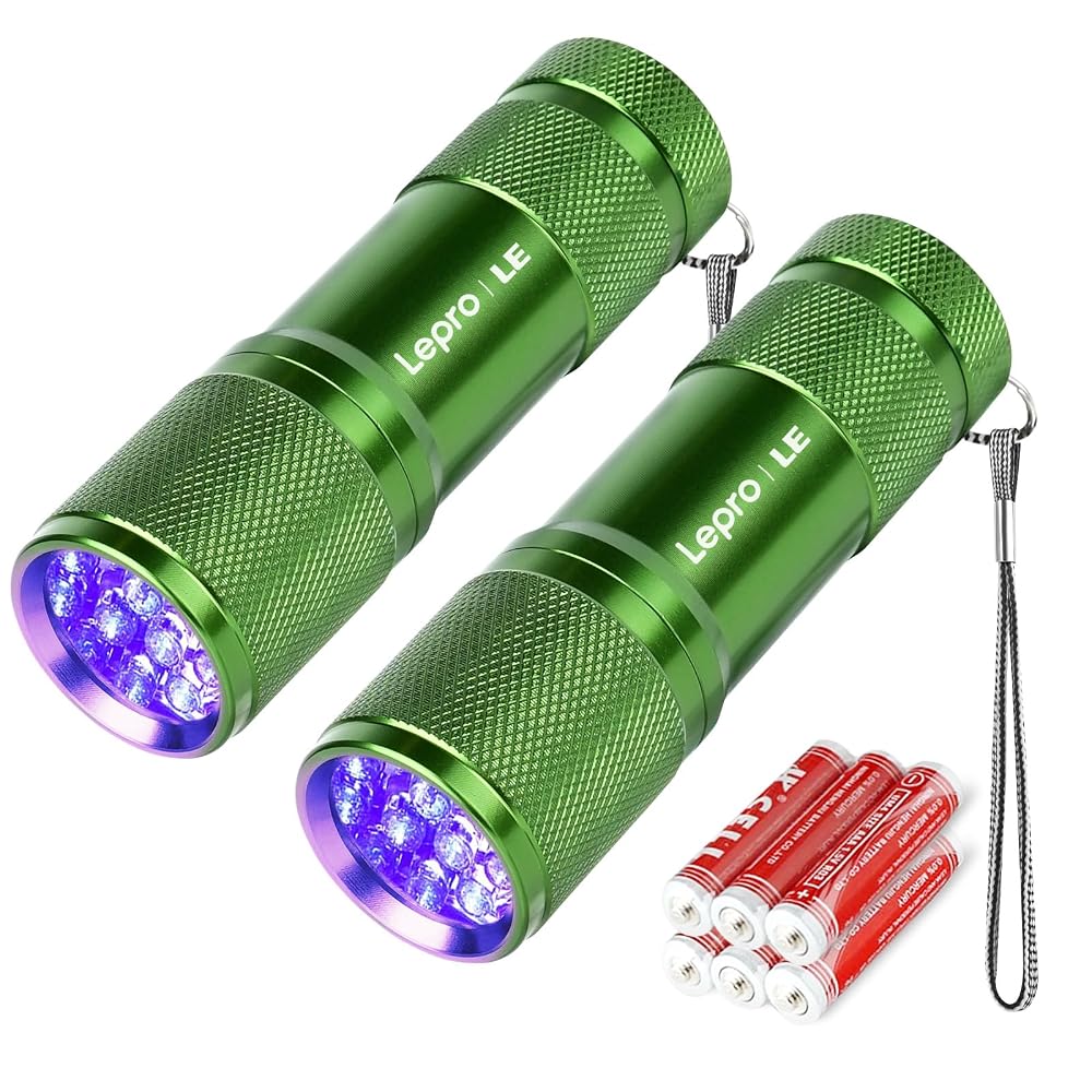 LE UV Taschenlampe, 395nm Mini UV Lampe inklusive 3 AAA Batterien, Grün | Schwarzlicht Taschenlampe mit 9 LEDs, mini UV Lampe Ultraviolettes Licht mit 395nm für Geocaching, Heimtierurindetektoren usw